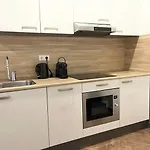 Stylish With Balcony, Near Station Апартаменты Тилбург