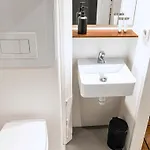Stylish With Balcony, Near Station * Тилбург