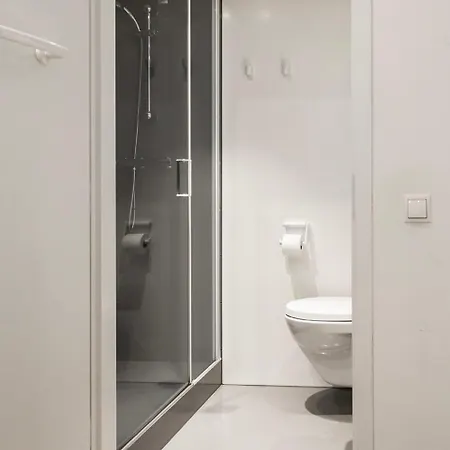 Stylish With Balcony, Near Station Apartament