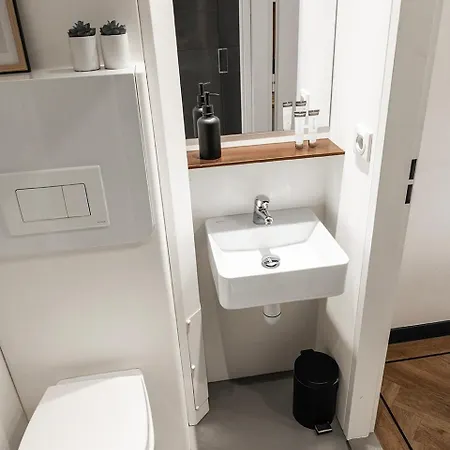 Tiny Loft With Balcony And Wifi Near Hotspots Holiday home *