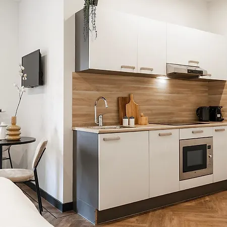 Tiny Loft With Balcony And Wifi Near Hotspots Holiday home Tilburg