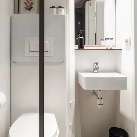 Tiny Loft With Balcony And Wifi Near Hotspots Tilburg