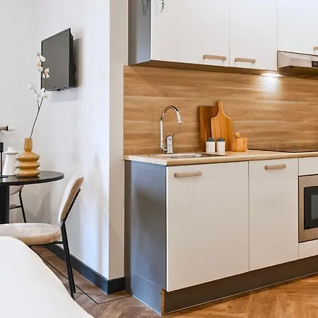 Apartamento Stylish With Balcony, Near Station *