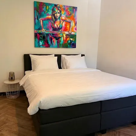 Stylish With Balcony, Near Station Appartement *