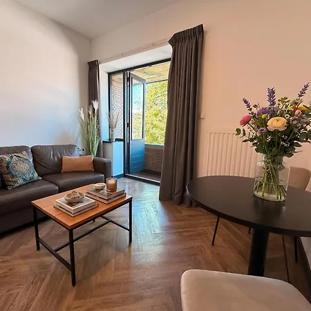 Appartement Stylish With Balcony, Near Station *