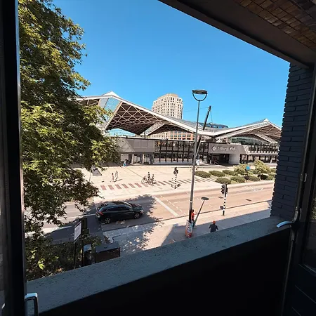 Stylish With Balcony, Near Station Appartement *