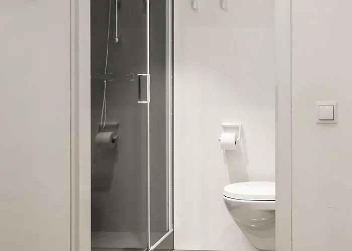 Stylish With Balcony, Near Station Apartament