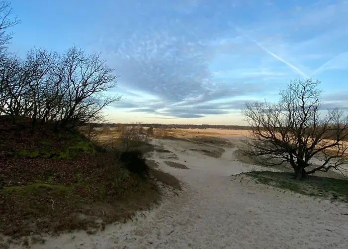 Stylish With Balcony, Near Station Apartament