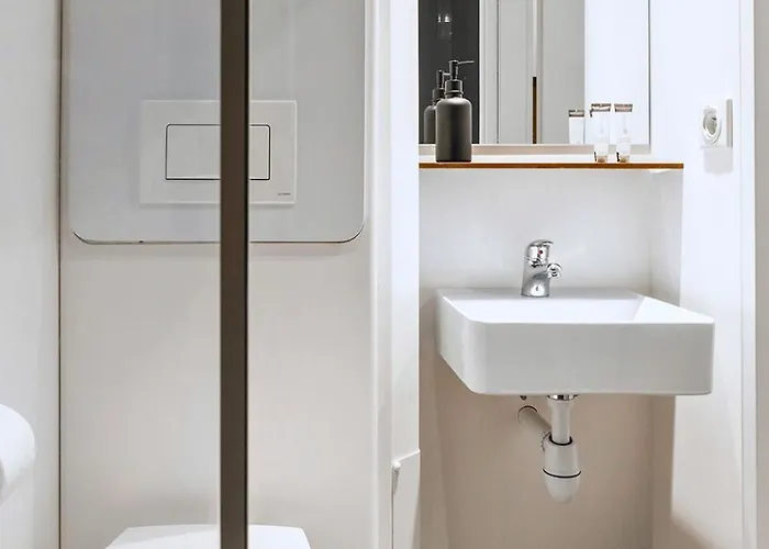 アパート Stylish With Balcony, Near Station ティルブルグ