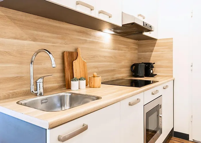 Stylish With Balcony, Near Station *