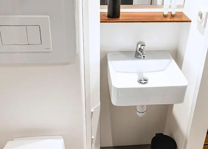 Stylish With Balcony, Near Station * ティルブルグ