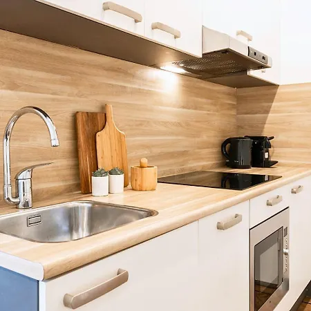 Stylish With Balcony, Near Station *